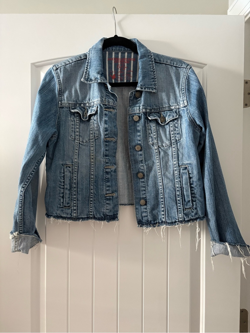 American Eagle L/G 100% Cotton Cropped Raw Hem Denim Jacket Y2K Casual Trucker